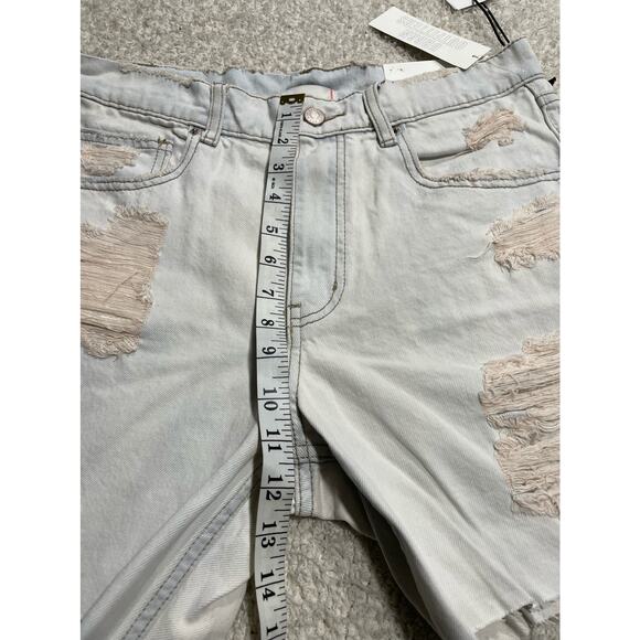 NWT BDG Urban Outfitters Womens Sz 27 Dropped Waist Destroy Denim Short Lt Blue - Picture 2 of 8